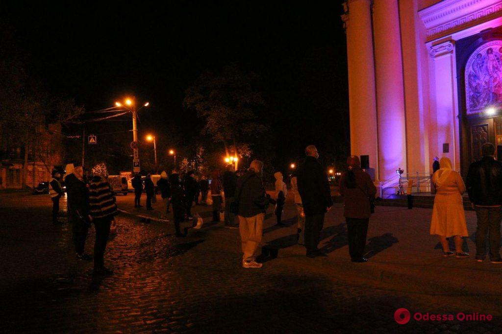 В Одессе начались Пасхальные богослужения (фото, видео)