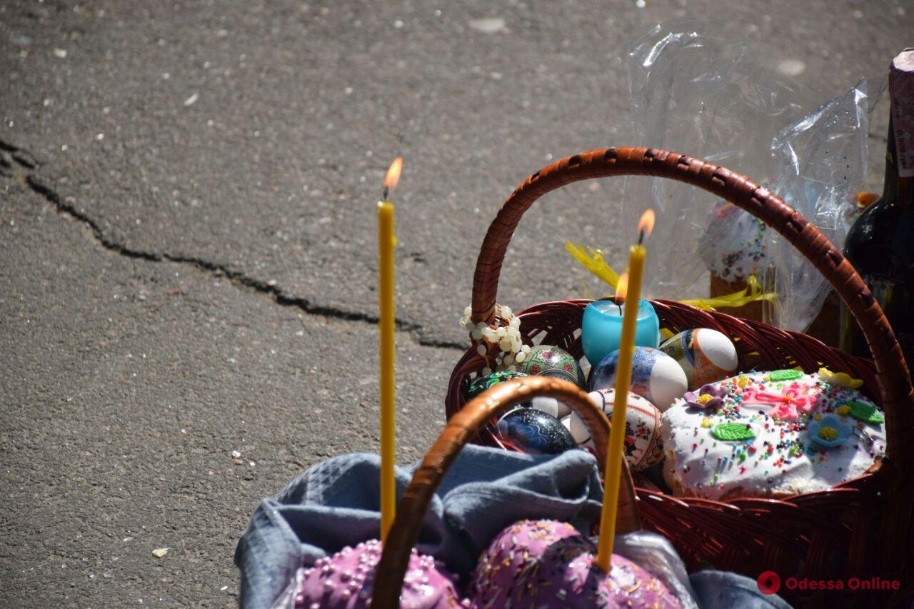 Как в Одессе святили пасхальные корзины (фото)