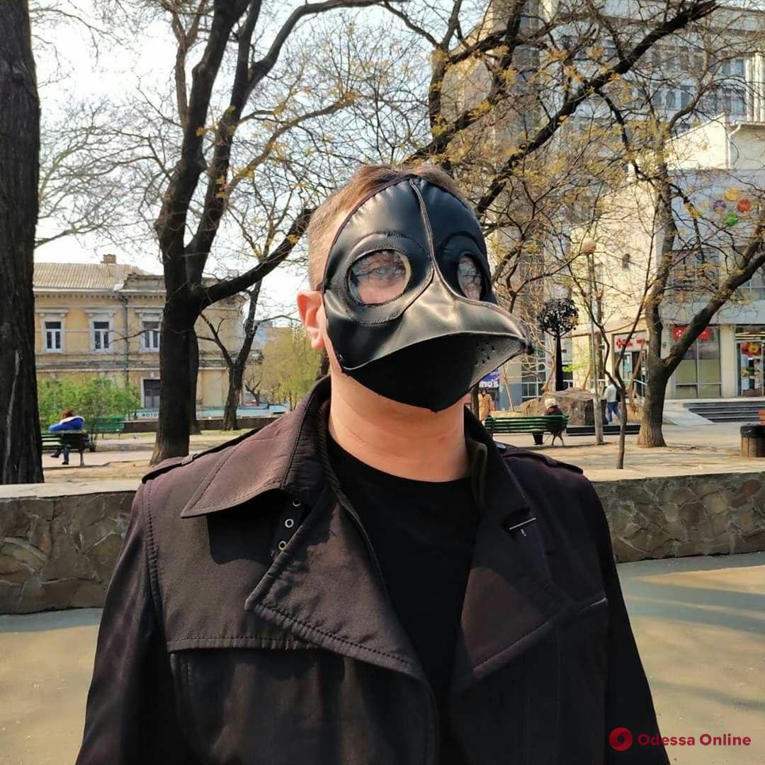 Карантинная мода: одесситы в нескучных масках (фоторепортаж)