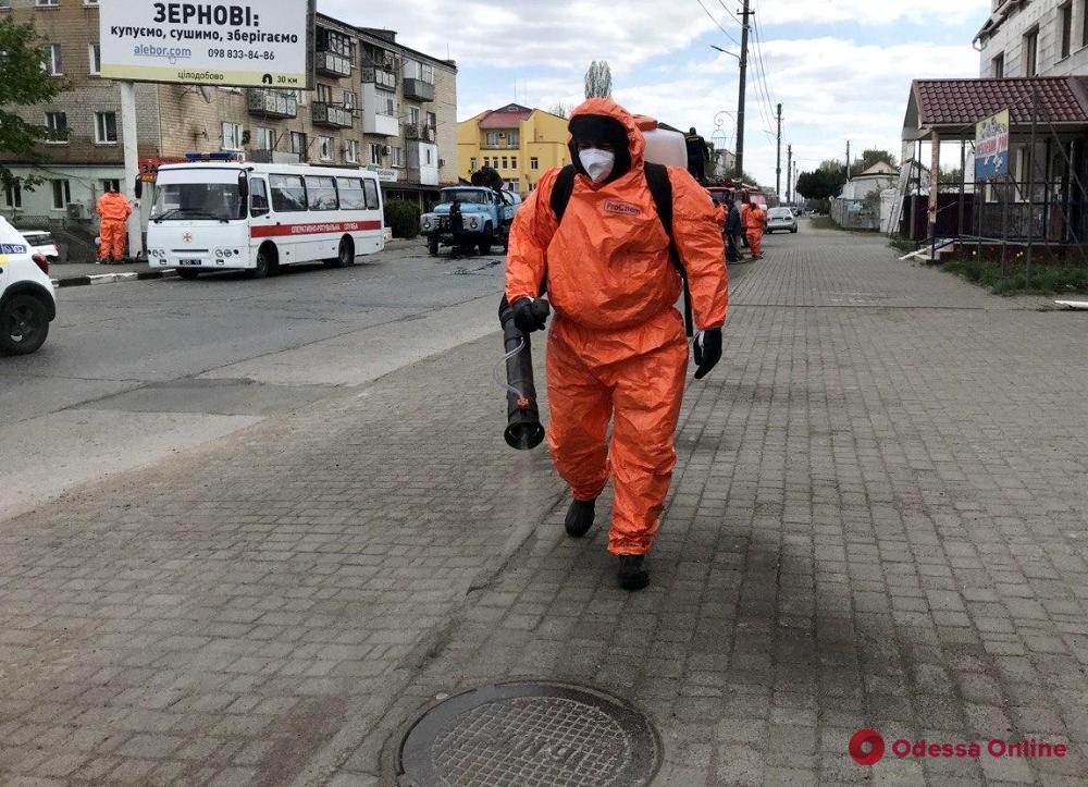 Спасатели дезинфицируют улицы Подольска