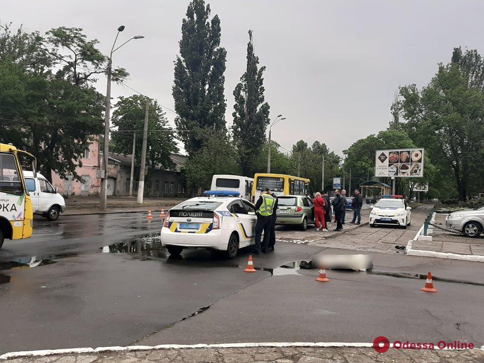 На Черноморского Казачества маршрутка насмерть сбила мужчину