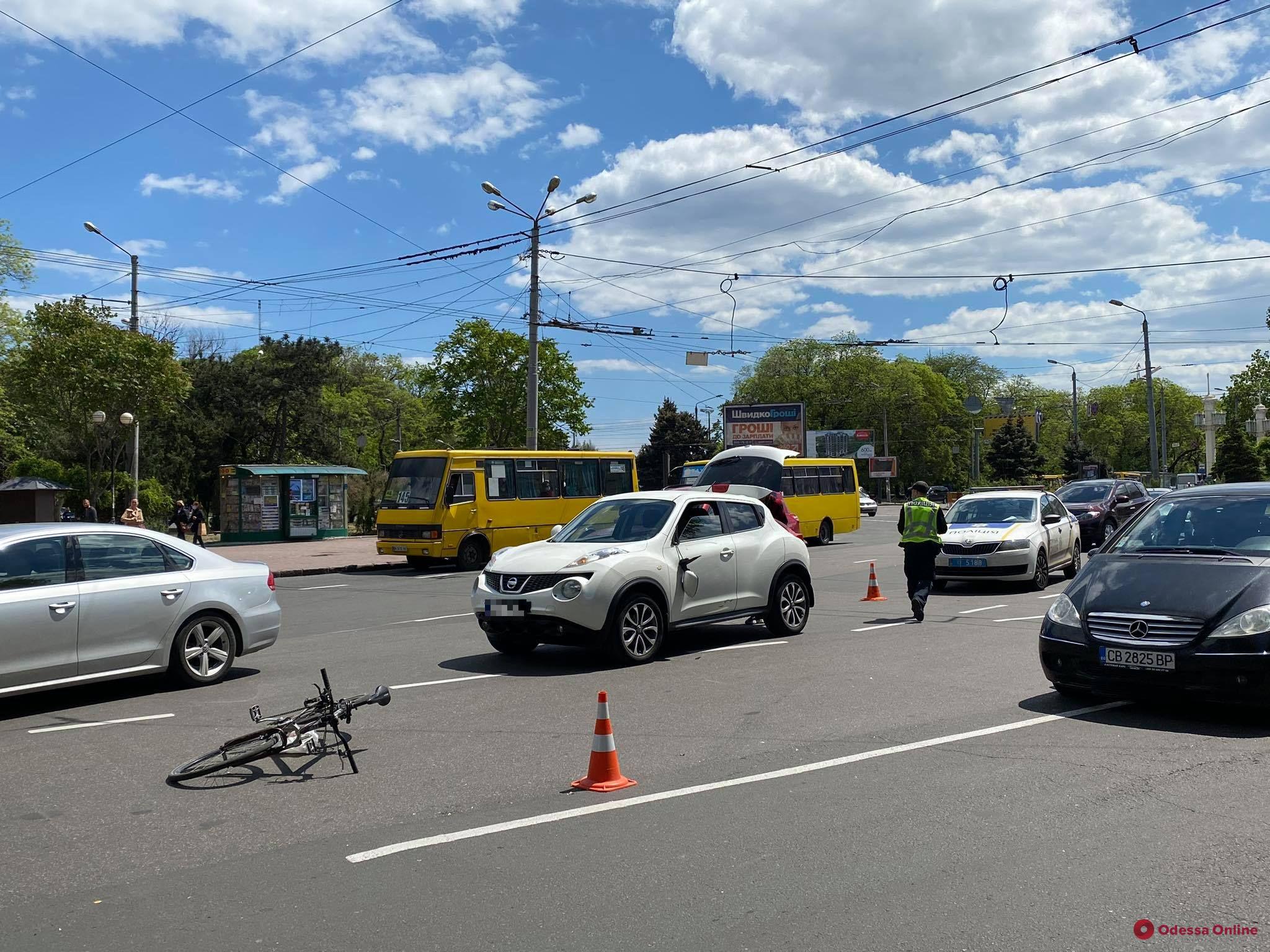 В ДТП на Привокзальной площади пострадал велосипедист
