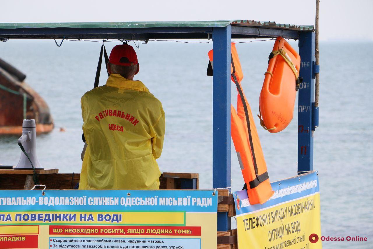 На одесских пляжах с начала курортного сезона спасли 318 человек