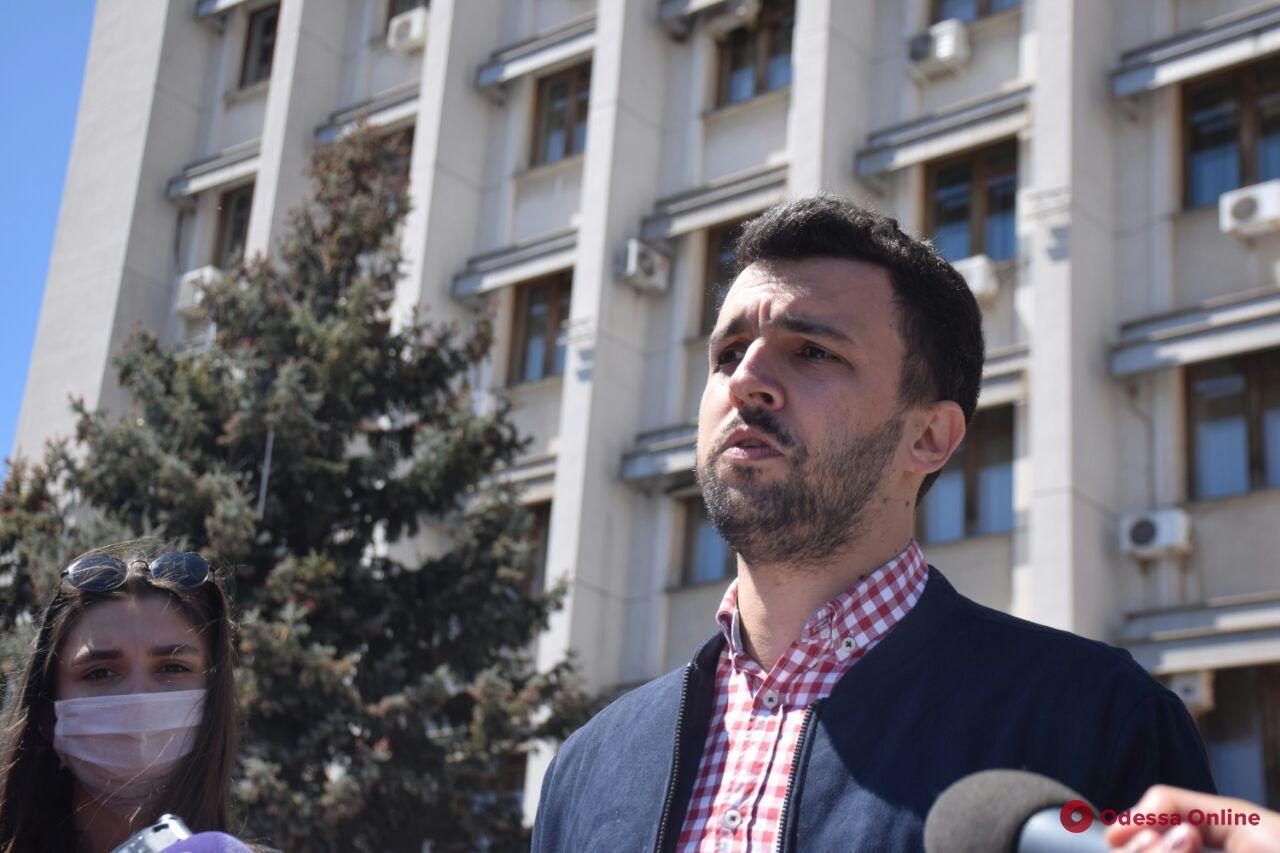 Проблема с выплатой надбавок украинским медработникам возникла из-за юридической коллизии: за что в Одессе уволили вице-губернатора?
