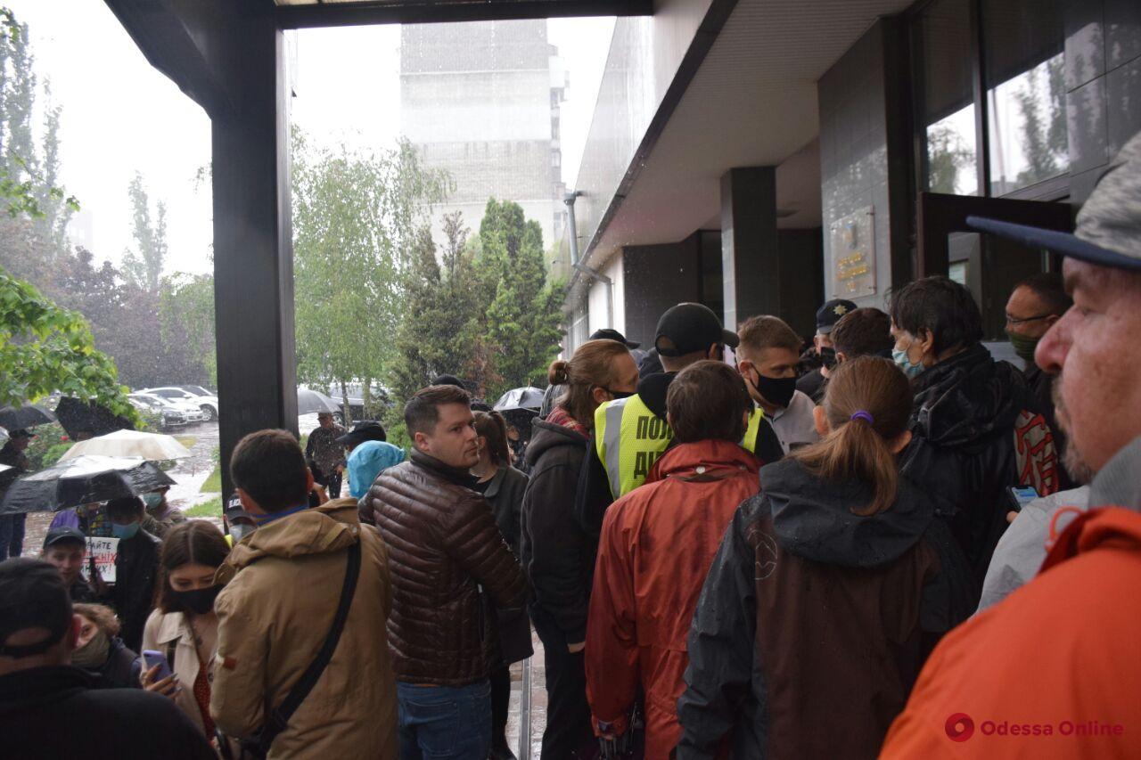 Одесситы проводят акцию в поддержку Андрея Хаецкого — апелляционный суд рассматривает вопрос о смягчении меры пресечения