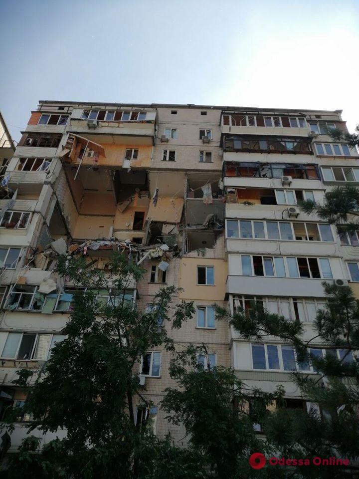 В Киеве произошел мощный взрыв в многоэтажке (фото)