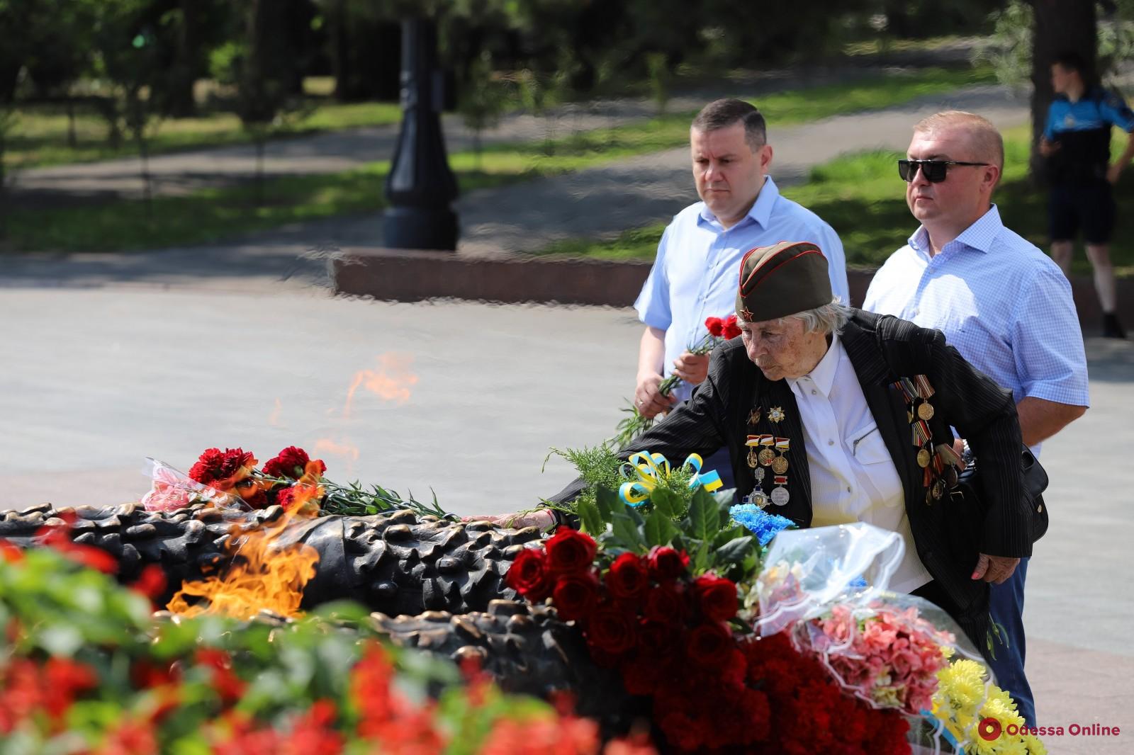 Геннадий Труханов почтил память погибших в годы Второй мировой войны (фото)