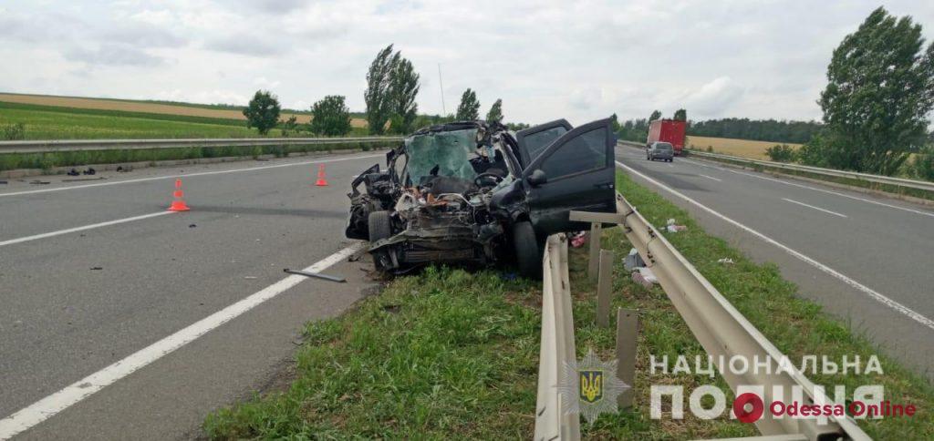 В результате ДТП на трассе Одесса – Киев погибли два человека (фото)