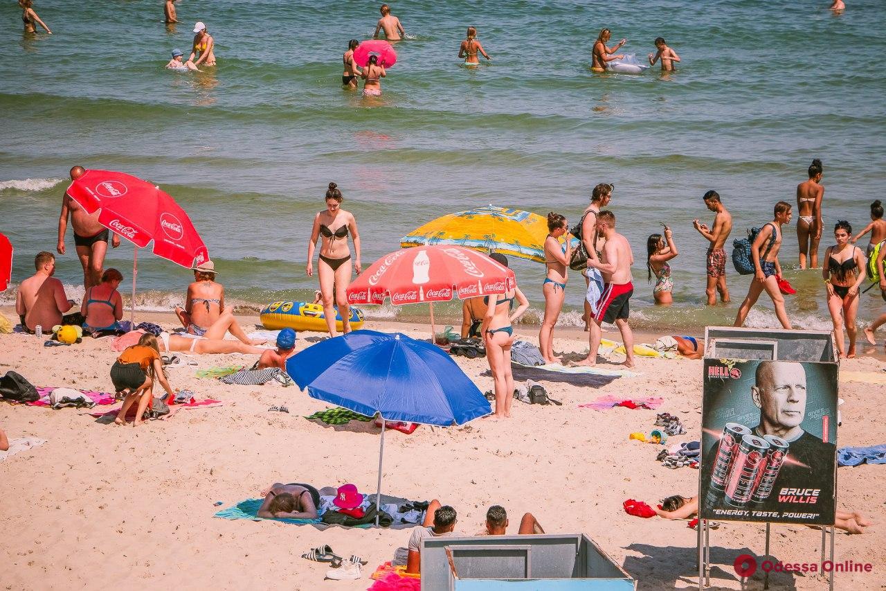 В Одессе не рекомендуют купаться на двух пляжах