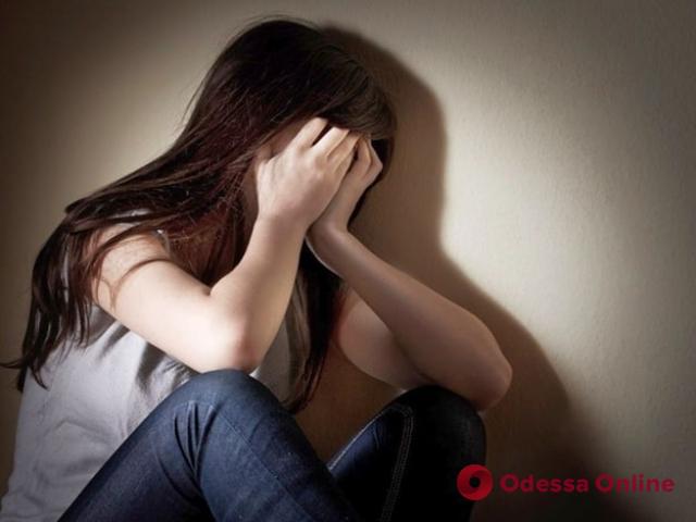 Житель Одесской области изнасиловал 14-летнюю девочку