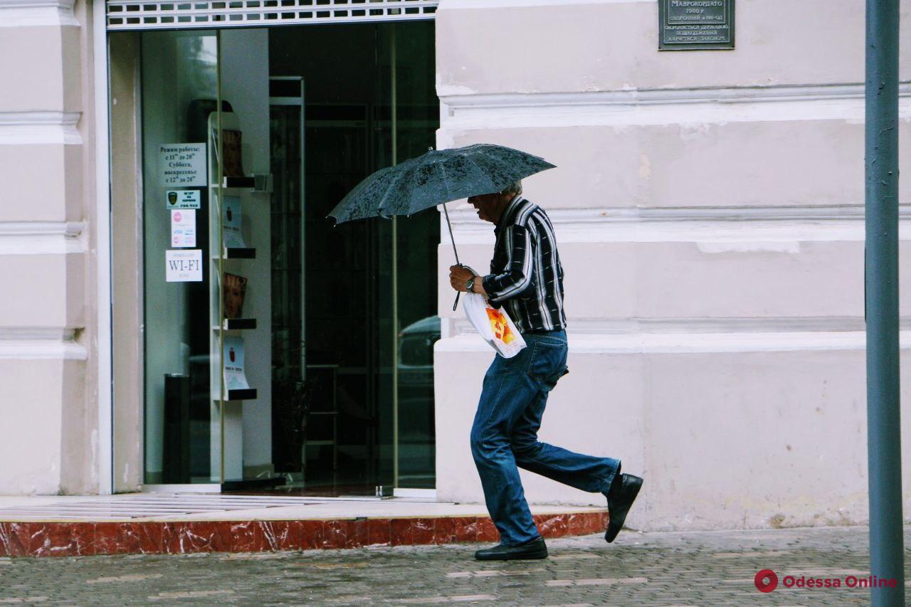 Дождливый летний день в Одессе (фоторепортаж)