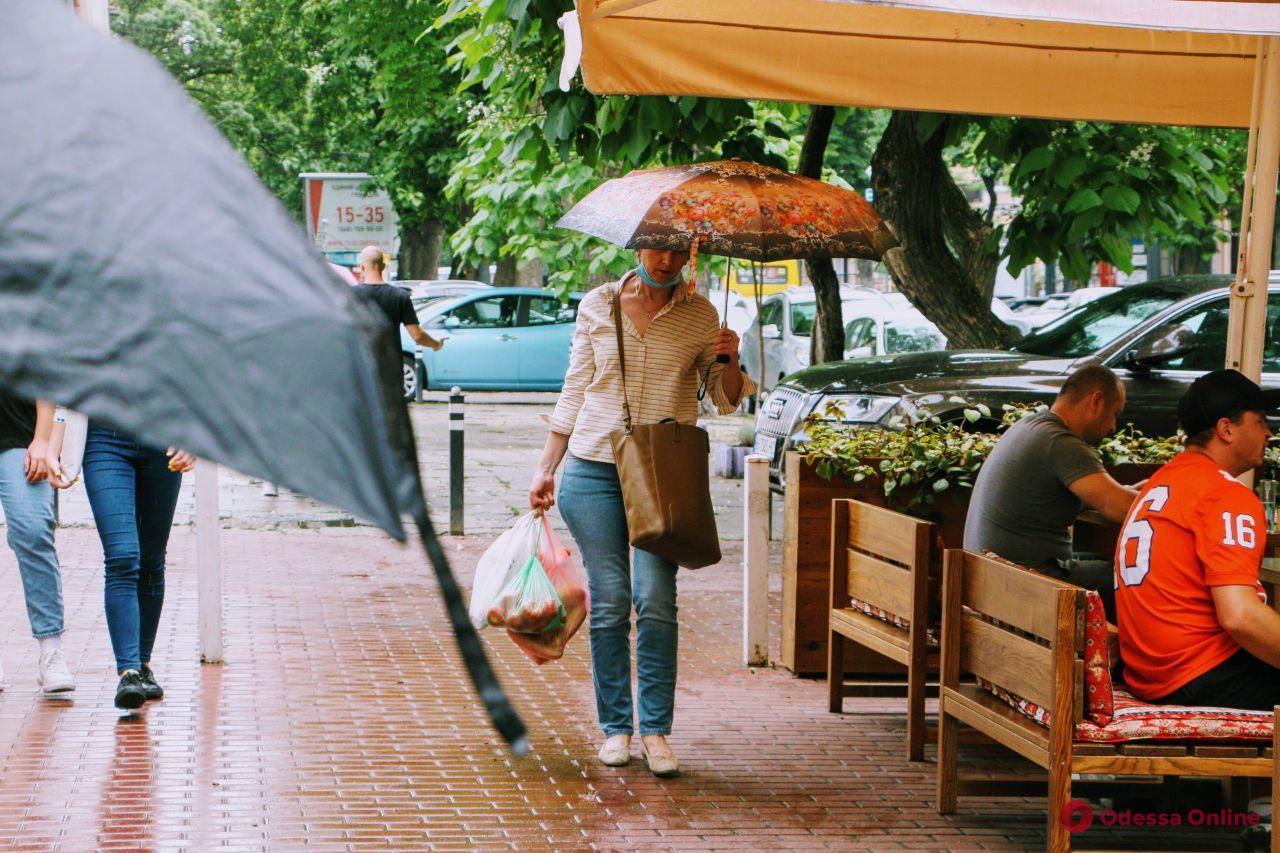 Дождливый летний день в Одессе (фоторепортаж)