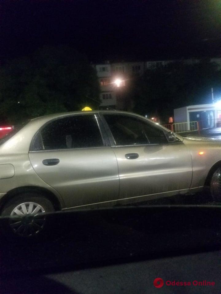 В Лузановке произошло ДТП с участием такси (фото)