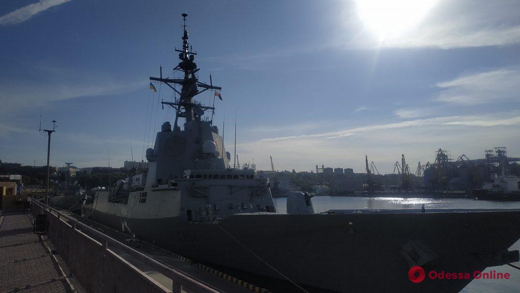 Пять кораблей НАТО зашли в порт Одессы