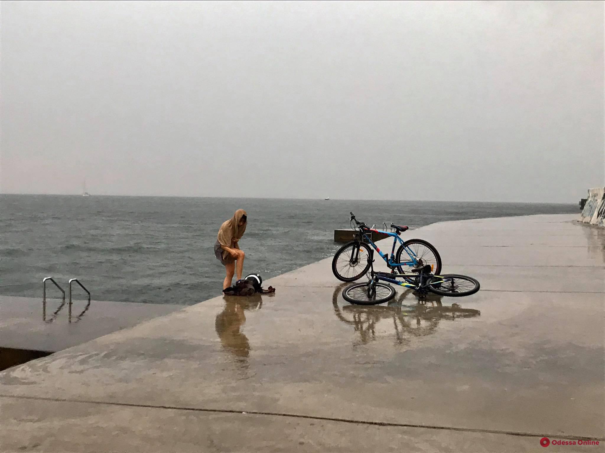 Мокро, но весело — дождливый фоторепортаж из Аркадии
