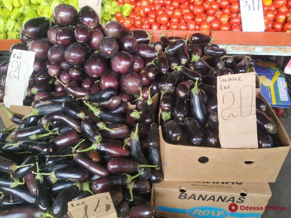 Камбала, кукуруза и абрикосы: воскресные цены на одесском «Привозе»