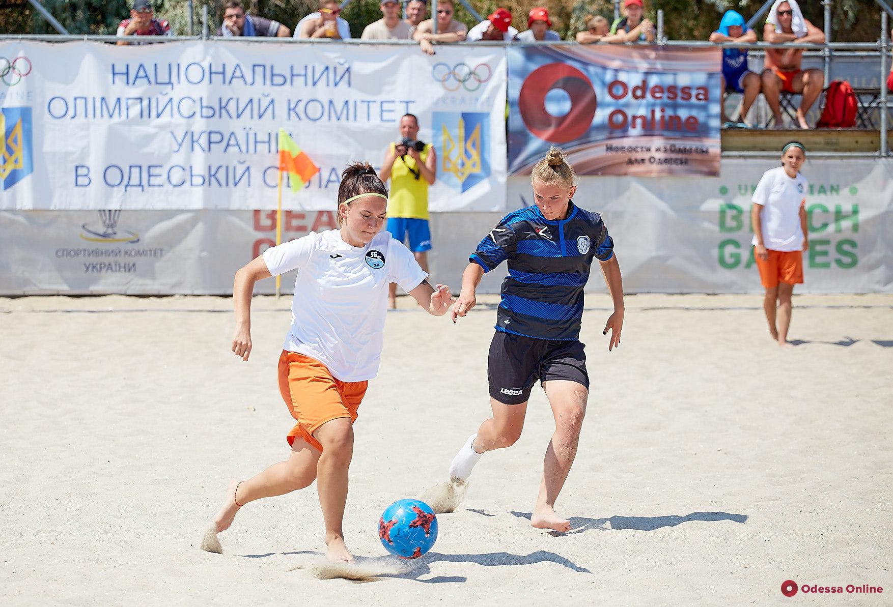 Футбол и красота: в Одессе пройдет чемпионат Украины по пляжному футболу среди девушек