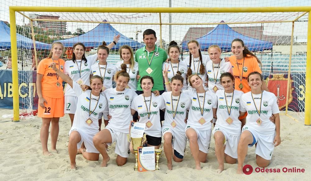 Футбол и красота: в Одессе состоялся чемпионат Украины по пляжному футболу среди женских команд