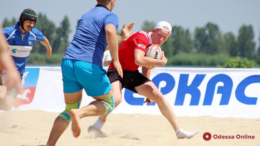 Одесские команды разыграли «золото» и «серебро» Всеукраинского турнира по пляжному регби