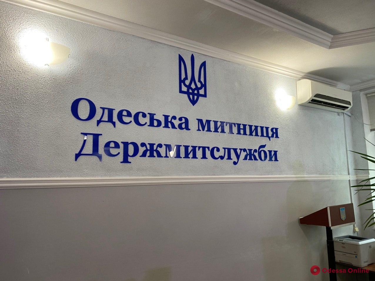 Мільйонні оборудки на Одеській митниці: ДБР викрило злочинну схему