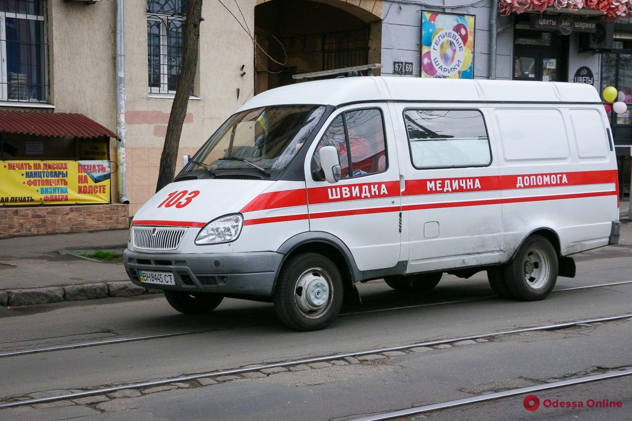 В Одессе пожарные-добровольцы помогли больному коронавирусом 