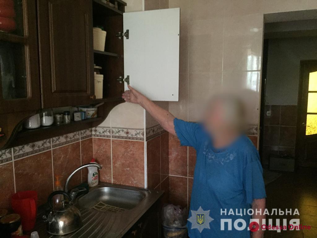 Пришел делать ремонт: в Одесской области рабочий обокрал 86-летнюю пенсионерку