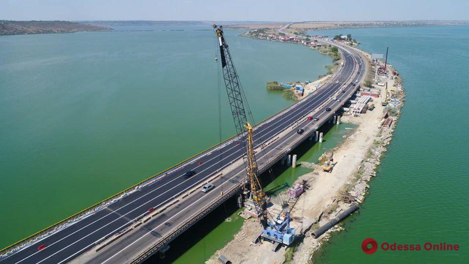 Под Одессой частично отремонтировали мост через Хаджибейский лиман