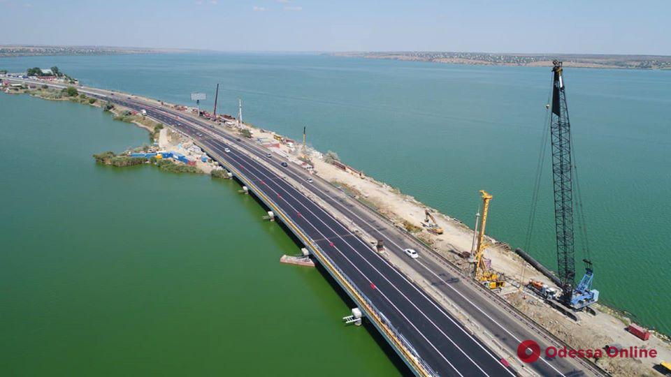 Под Одессой частично отремонтировали мост через Хаджибейский лиман