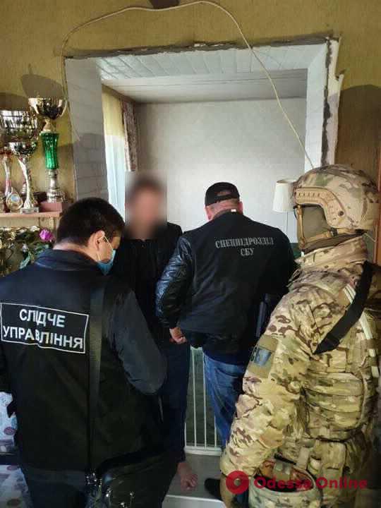 Прострелили ногу и бросили в багажник — в Одесской области будут судить разбойников-похитителей