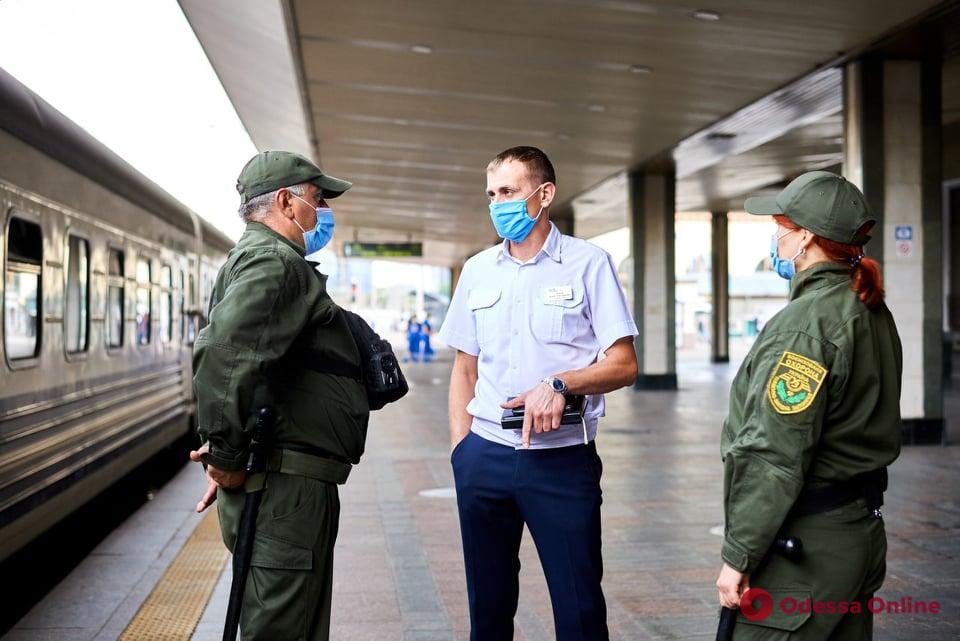 «Укрзализныця» начала пилотный проект по охране пассажирских поездов