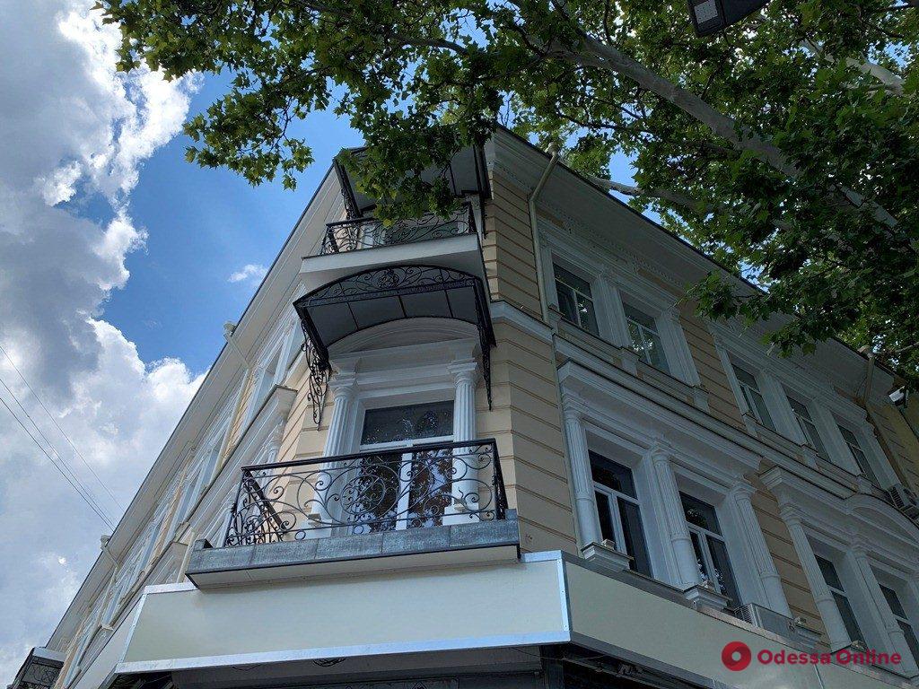 В Одессе оштрафуют владельцев квартир, которые откажутся убрать кондиционеры с фасадов