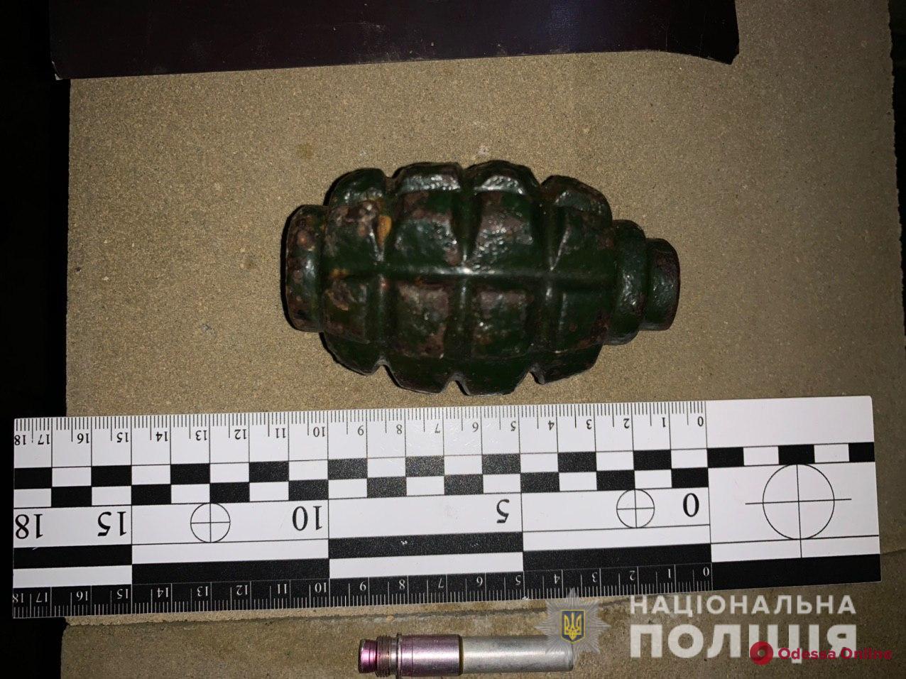 В Одессе неизвестные бросили гранаты в автомобиль антикоррупционера