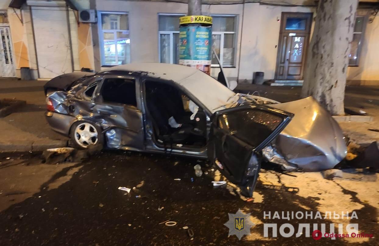 Водитель сбежал: подробности ночного ДТП в центре Одессы