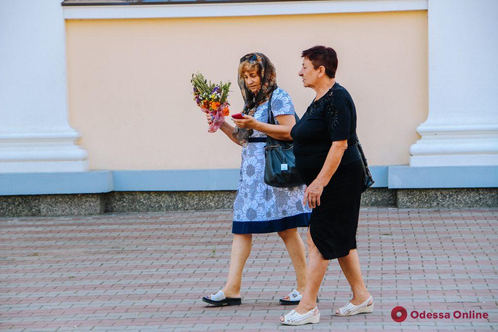 В Одессе православные христиане отмечают Медовый Спас (фоторепортаж)