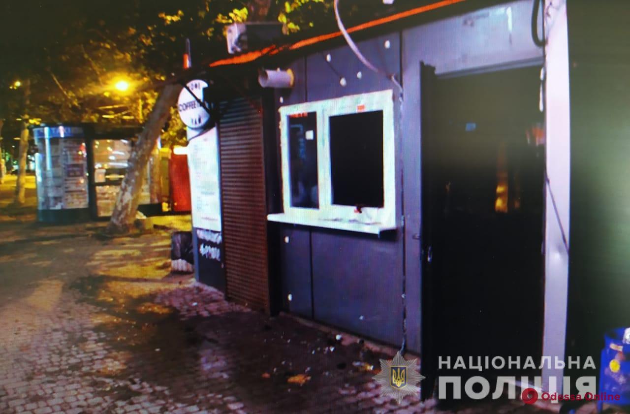 В Одессе горели три гаража и киоск