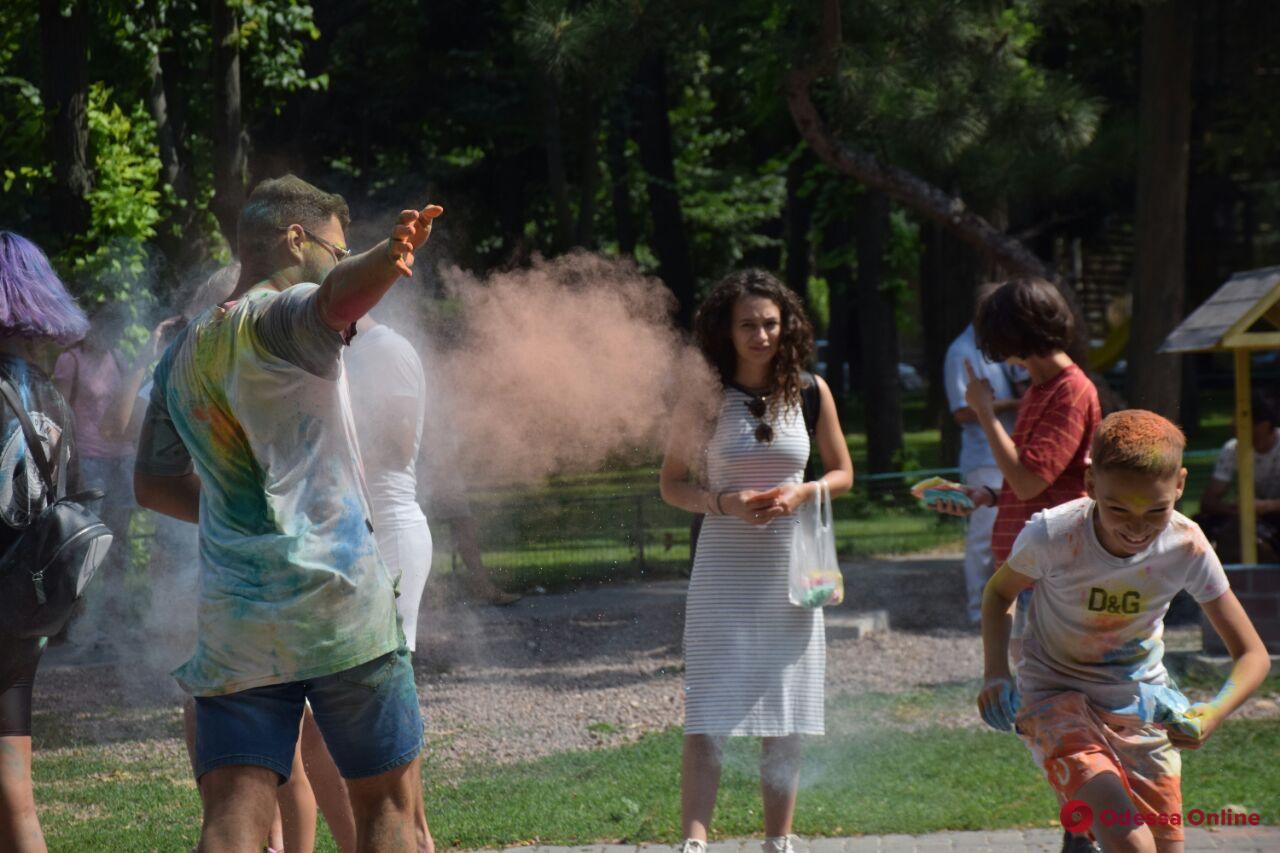 Последний месяц лета в Одессе встретили ярко (фоторепортаж)