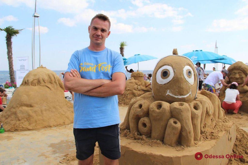 На «Ланжероне» установили рекорд Украины по созданию самой большой скульптуры из песка (фото)