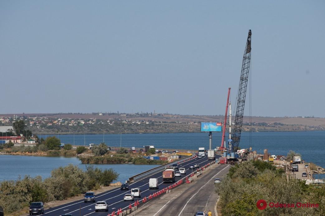 На мосту через Хаджибейский лиман планируют установить систему взвешивания в движении