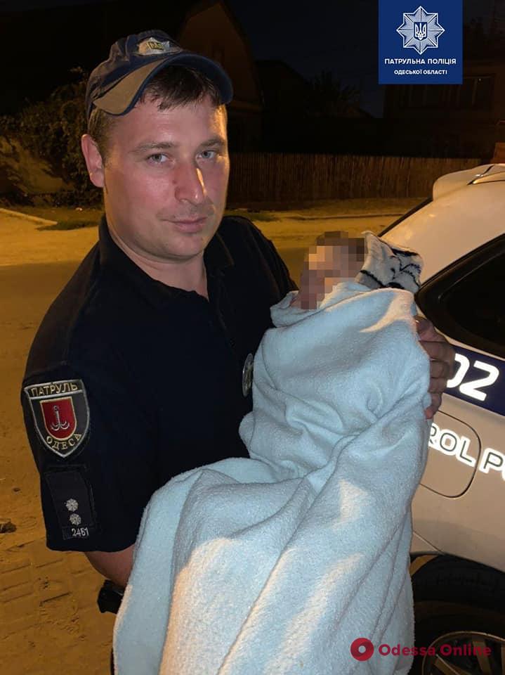 В Одессе горе-мать на несколько дней бросила в квартире 3-летнего сына