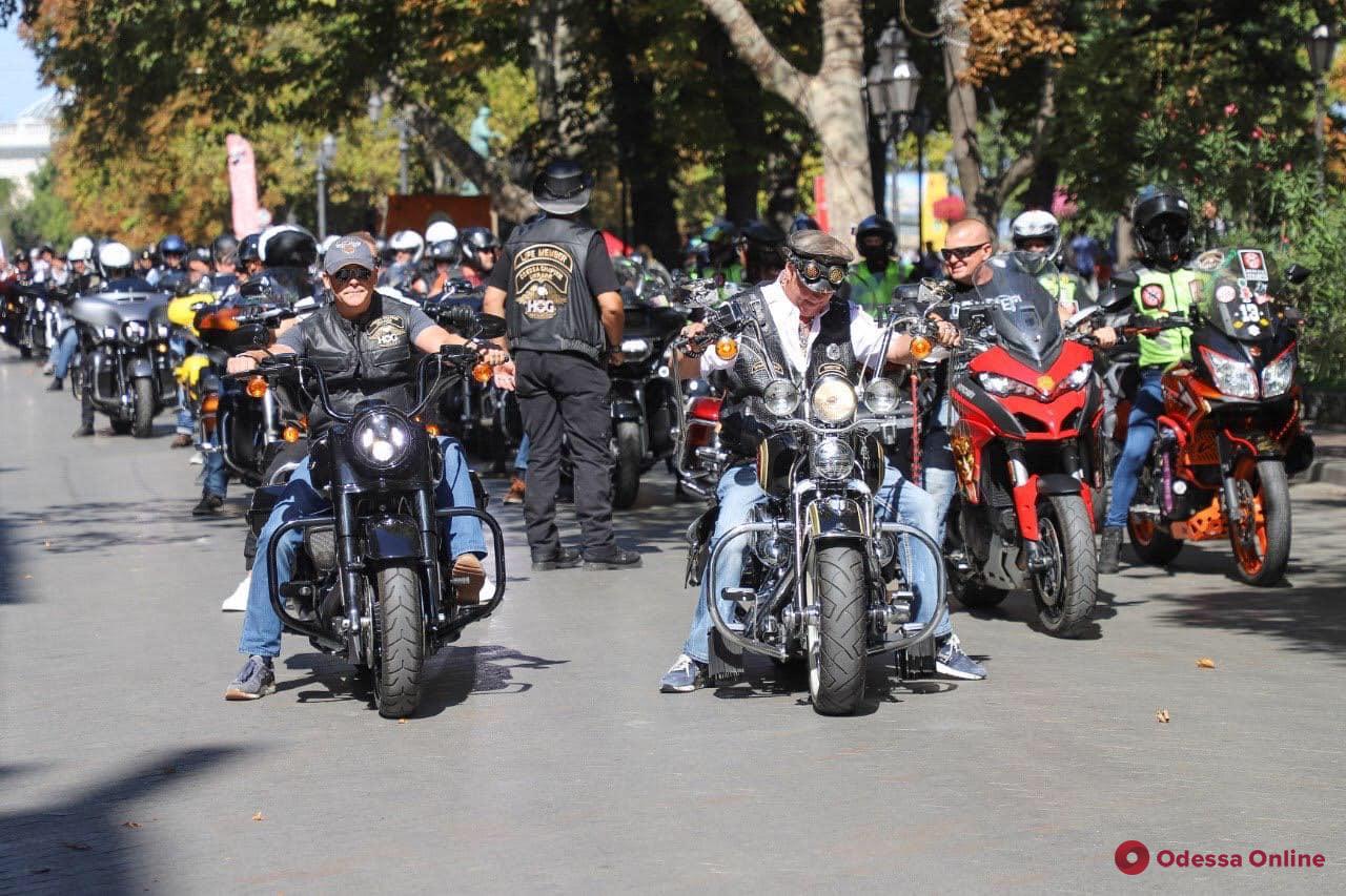 В Одессе открытие клуба Harley owners group отметили мотопробегом