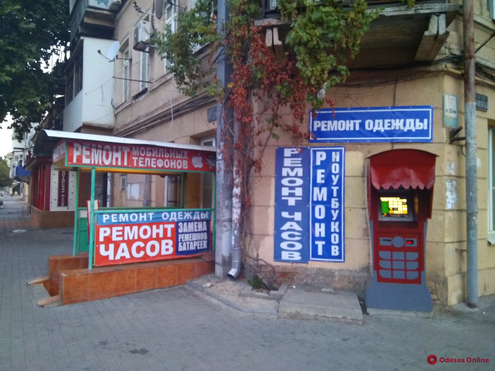 В Одессе демонтировали 89 незаконных рекламных конструкций
