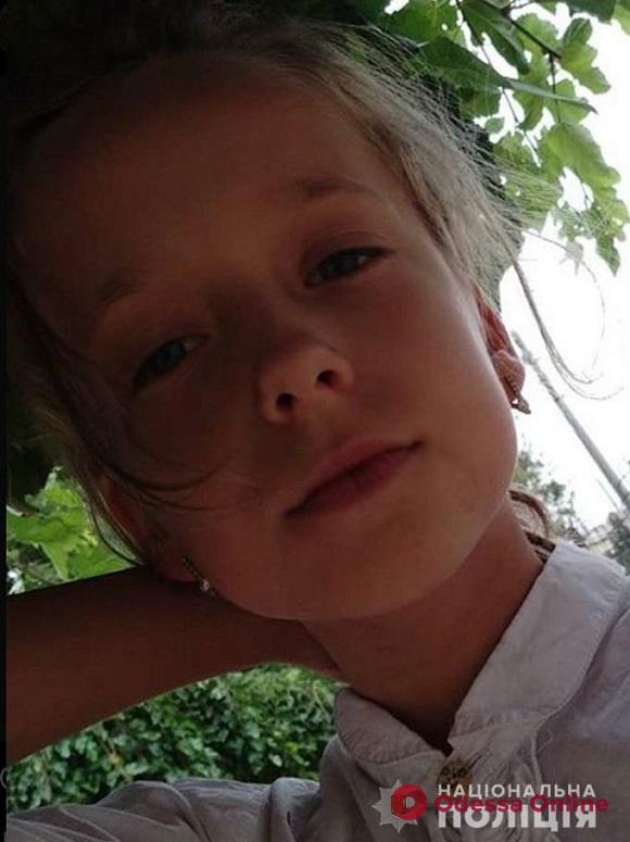 Ушла на прогулку: в Одессе ищут пропавшую 11-летнюю девочку (обновлено)