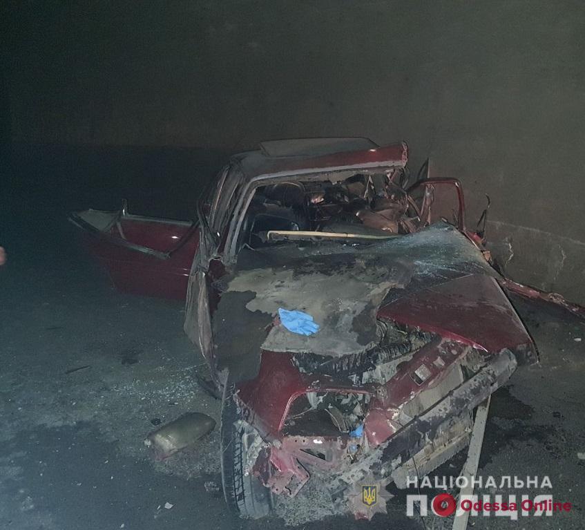 В Одесской области Opel врезался в стену тоннеля – один погибший, двое пострадавших