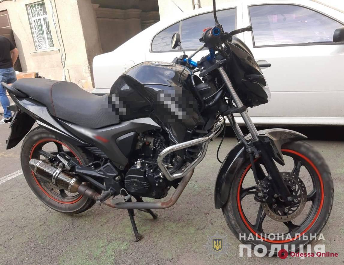 В Одессе 16-летний подросток угнал мотоцикл у сверстника