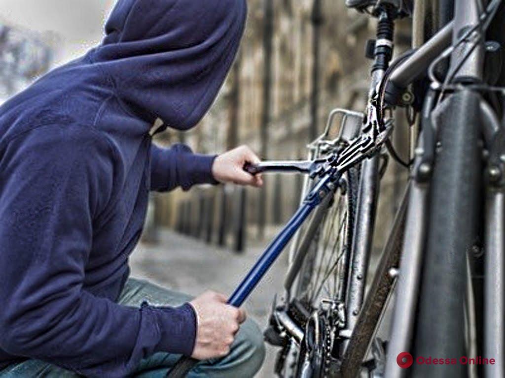 Угнал семнадцать велосипедов: в Одессе полиция поймала серийного вора