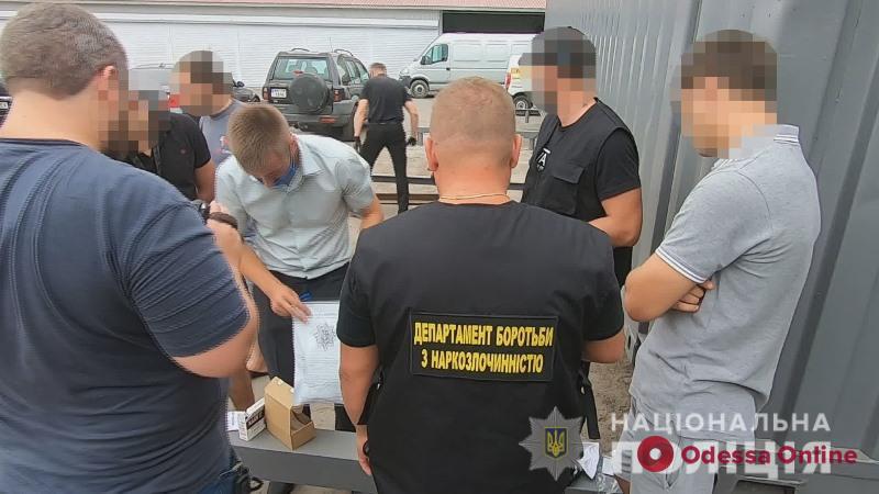 Одесские полицейские задержали наркодилера-иностранца