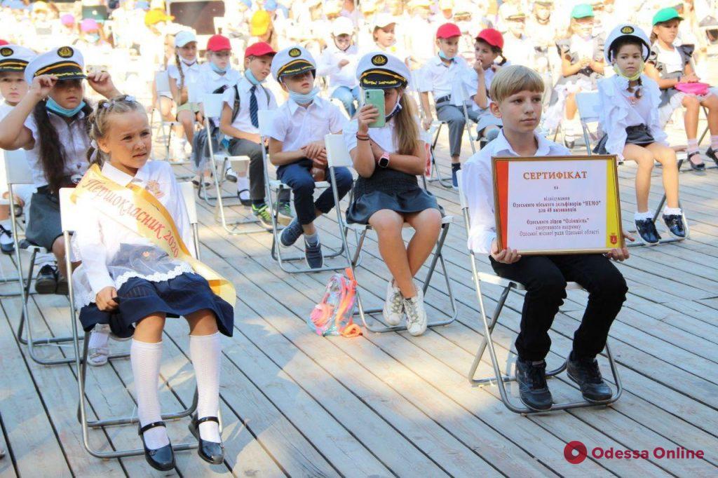 В Зеленом театре прошел праздник для детей Приморского района (фоторепортаж)