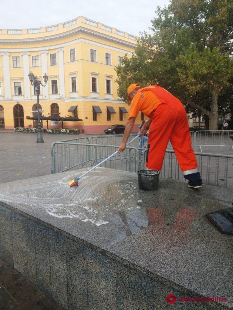 После празднования Дня города Одессу в порядок приводили 562 коммунальщика
