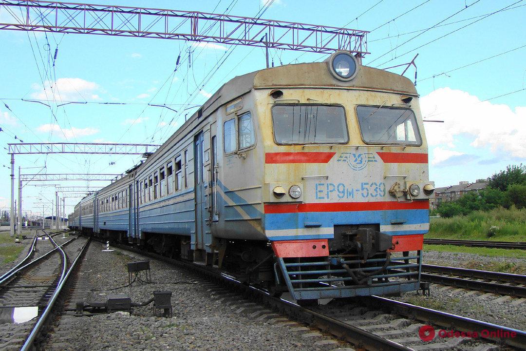 Под Одессой электричка насмерть сбила мужчину (обновлено)