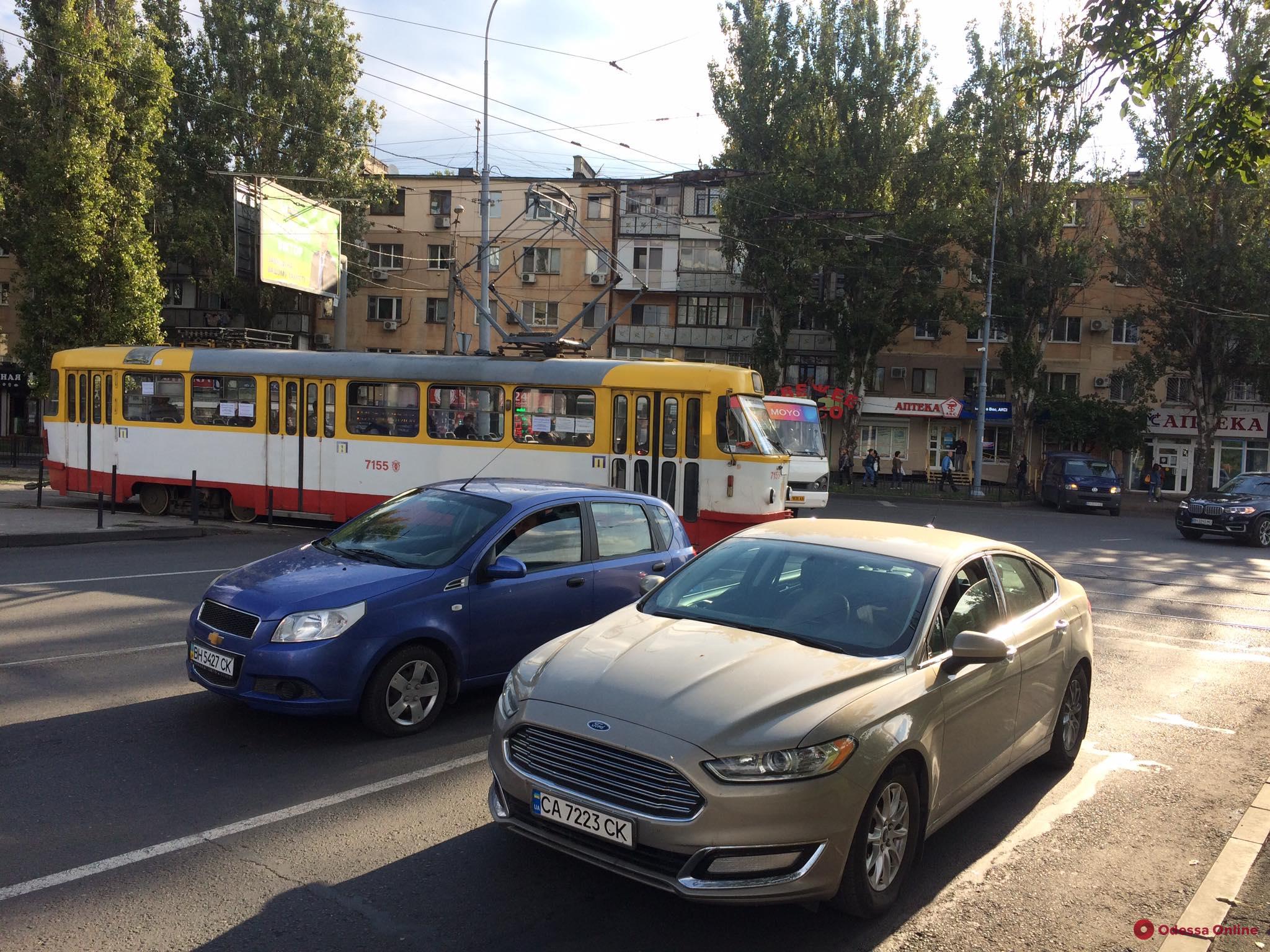 Дорожная обстановка в Одессе: пробки и ДТП на Слободке